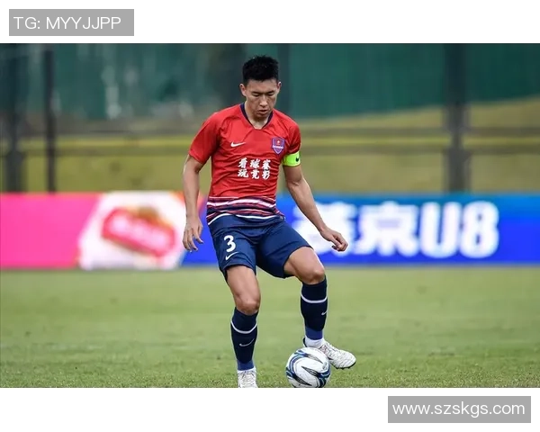 重庆足球队的灵活战术揭秘与球员风采展示